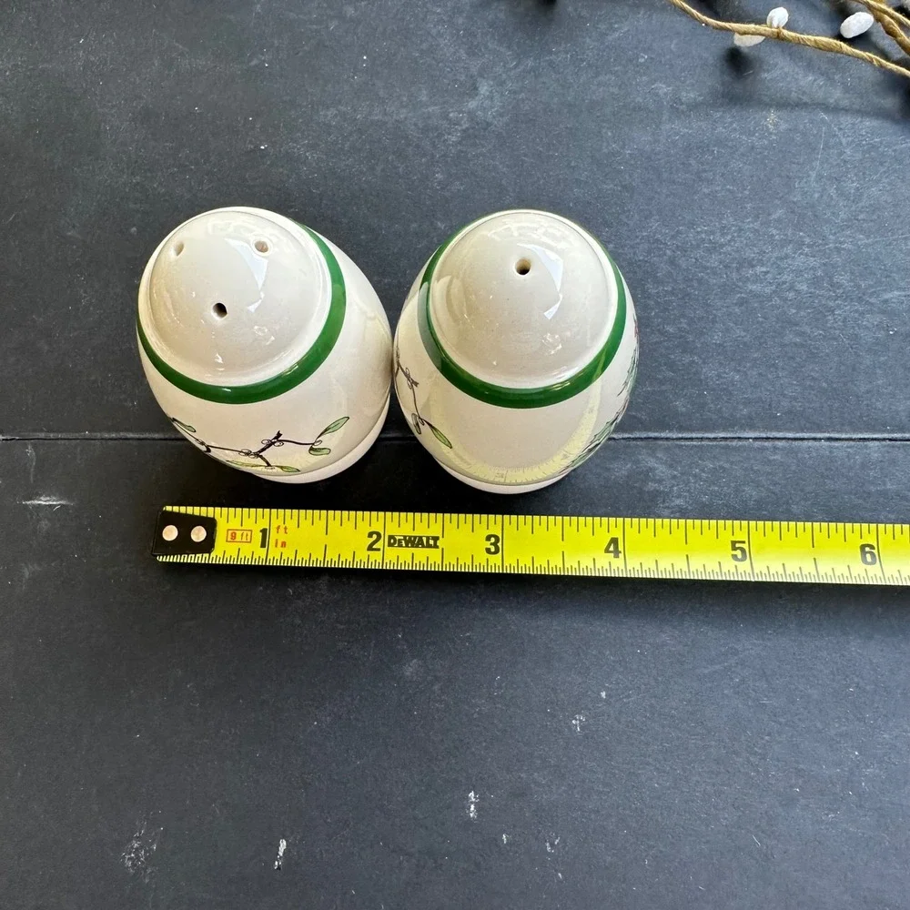 Spode Christmas Tree Holly Berry Salt & Pepper Shakers Set England Vintage